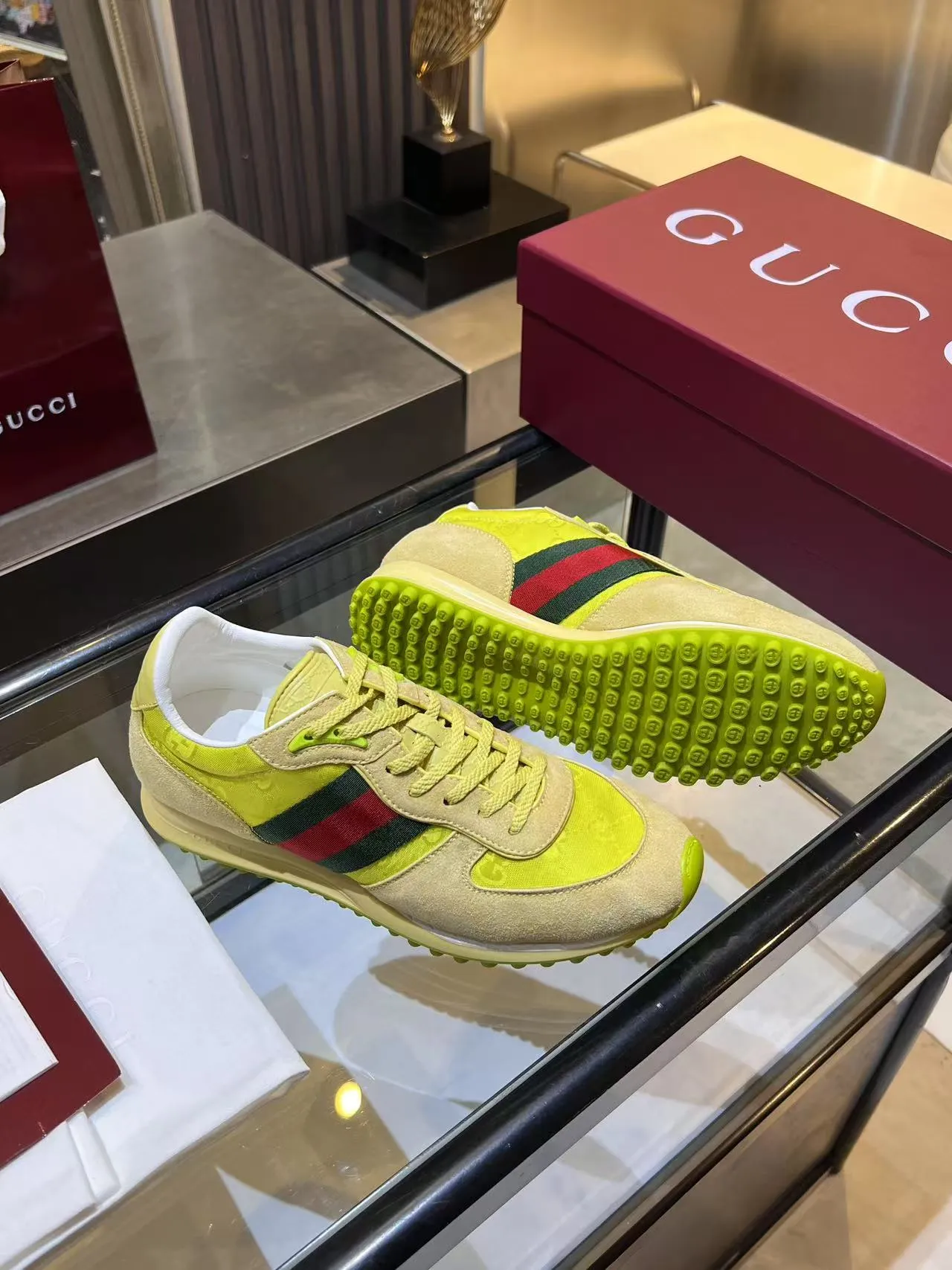 Men's Men's Shoes 💰620💰 Gucci Gucci Top Version Latest Catwalk Style Re-Motion Series Thick-soled Casual Sneakers Original Purchased, Developed and Made. This sneaker has a detachable and adjustable ankle strap, adding a dynamic item to the 2025 spring and summer series. The light and flexible outsole has been specially treated and is filled with a strong retro style. Exquisite packaging at the delivery counter 🛍📦 ▪️Fabrics: Original custom imported first-layer cowhide ▪️Inner lining: Original custom-made breathable mesh ▪️Sole: Original molded TPU material ▪️Sole thickness: 3.5CM ▪️Size: 39-44 (customized at 38.45.46)
